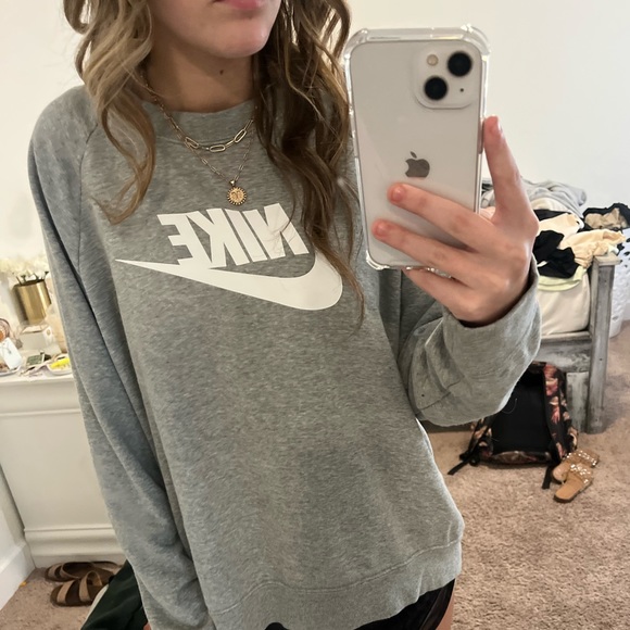 nike sweatshirt - Picture 2 of 6